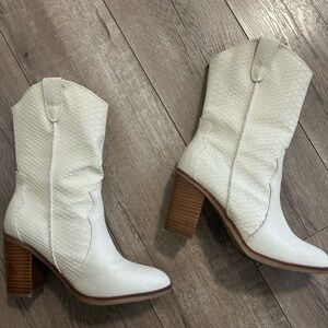 MIA White Textured Heeled Boots